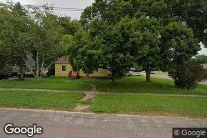 433 3rd St SW, Wells, MN 56097