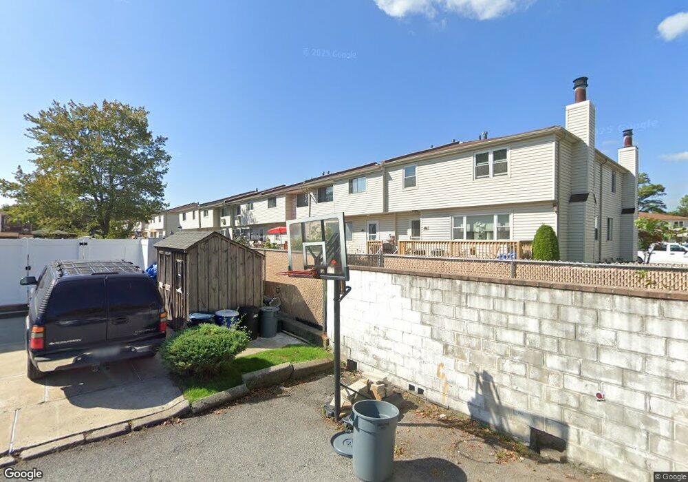 509 Willow Rd E, Staten Island, NY 10314 - photo 1