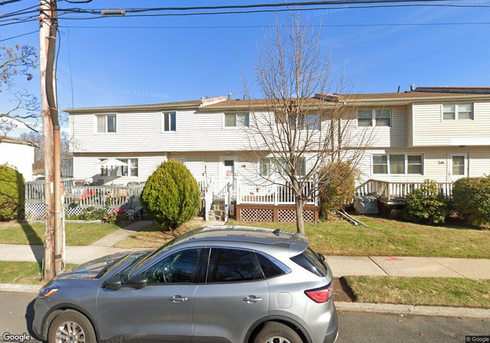 525 Willow Rd E unit 2, Staten Island, NY 10314 - photo 1