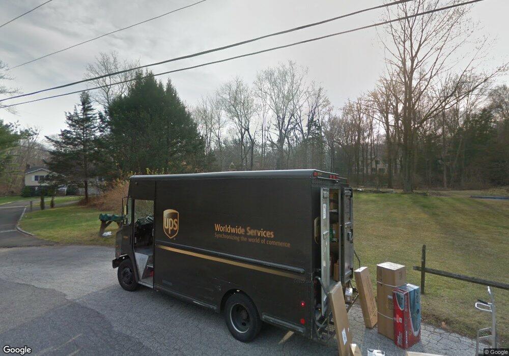 499 Spring Water Ln, New Canaan, CT 06840 - photo 1