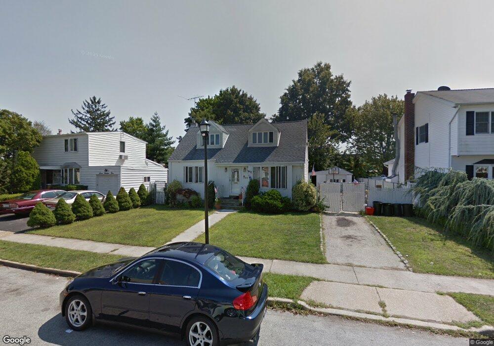 709 Forte Blvd, Franklin Square, NY 11010 - photo 1