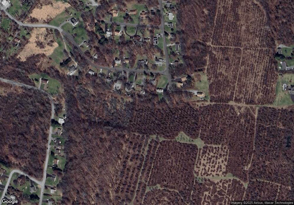 78 Edgewood Dr unit R, Poughkeepsie, NY 12603 - photo 1