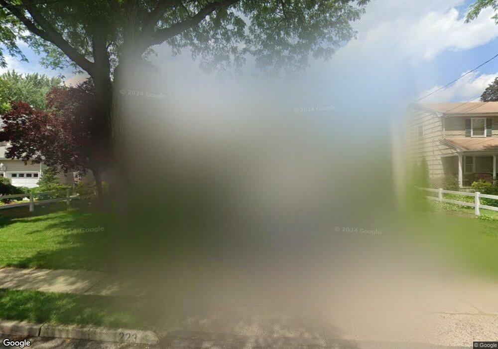 223 Taylor Rd, Paramus, NJ 07652 - photo 1