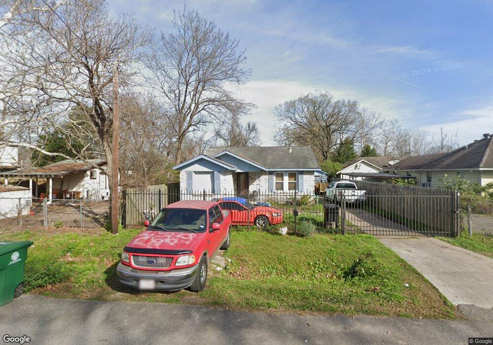 3219 Caplin St, Houston, TX 77026 - photo 1