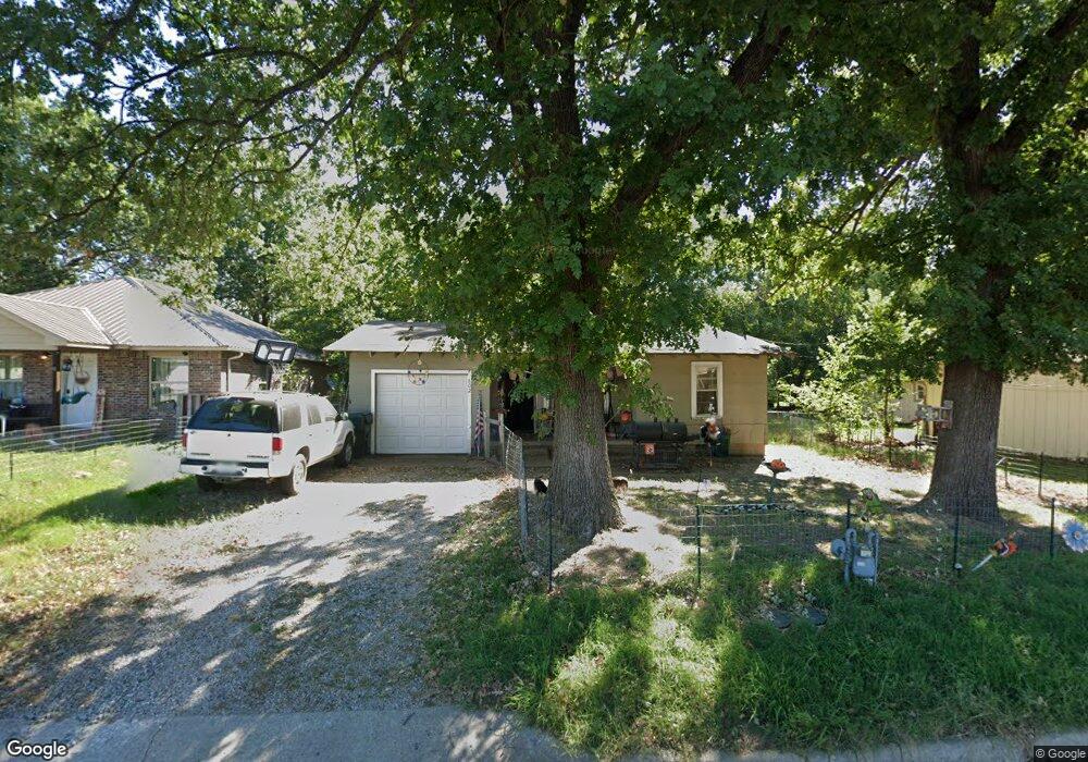 602 S Muskogee Ave, Claremore, OK 74017 - photo 1