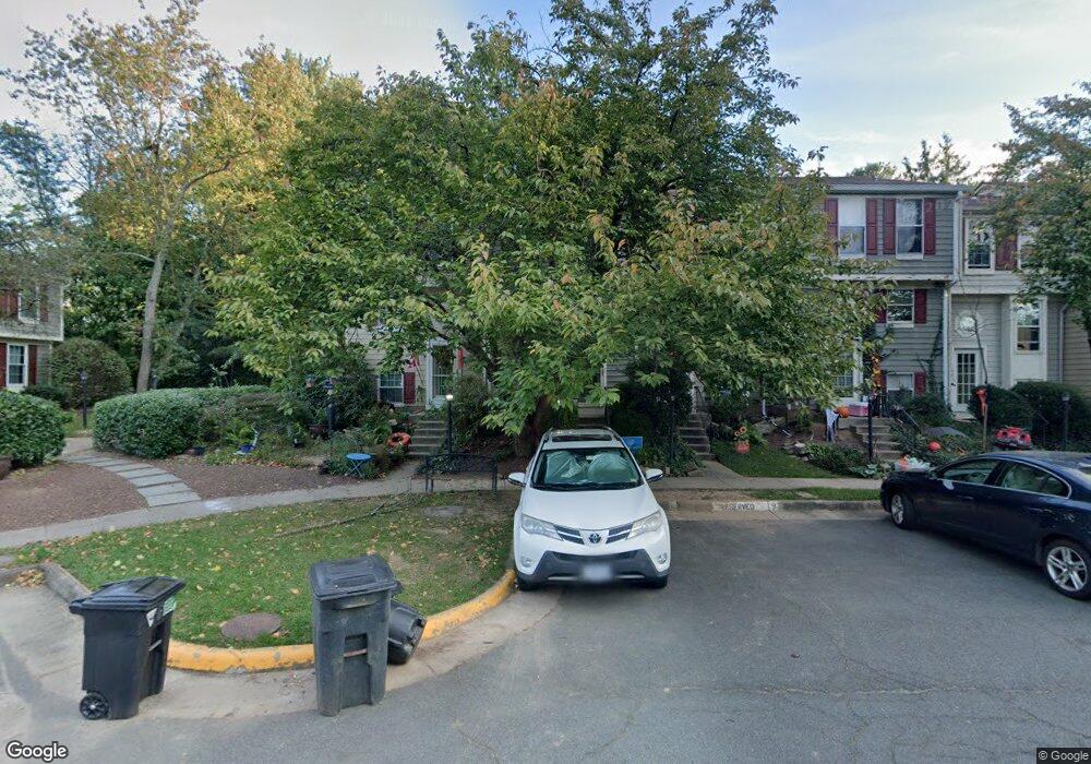 1677 Fieldthorn Dr, Reston, VA 20194 - photo 1