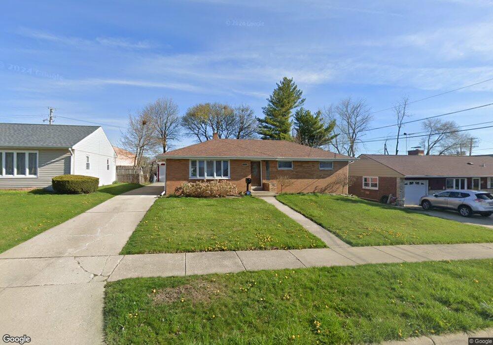 2300 University Ave, Waukegan, IL 60085 - photo 1