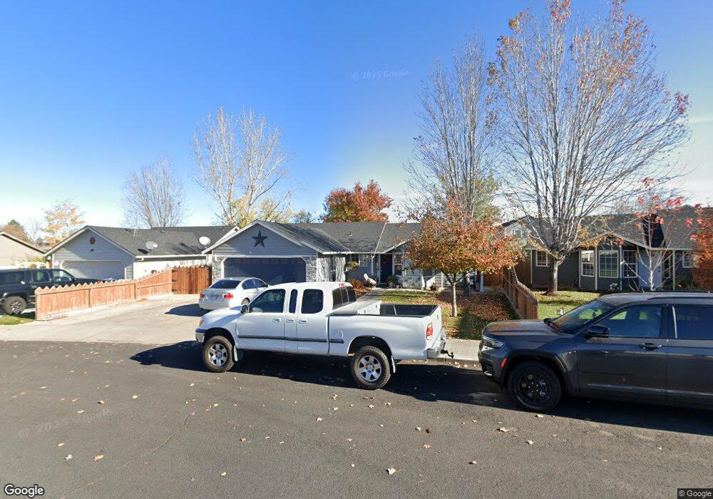 2236 SW 29th St, Redmond, OR 97756 - photo 1