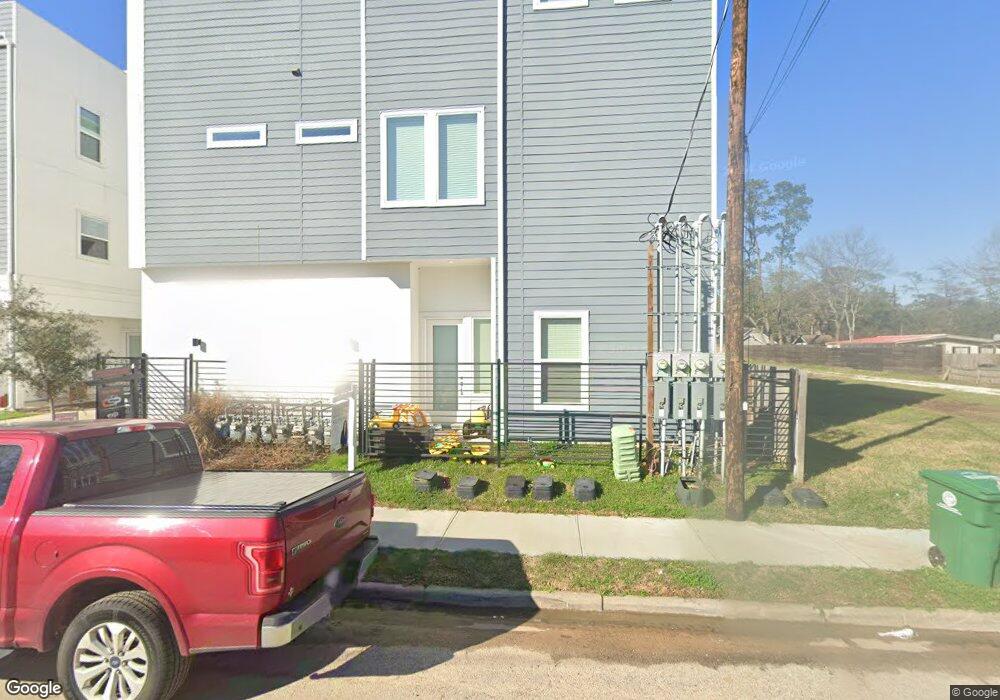 808 Fisher St unit A, Houston, TX 77018 - photo 1