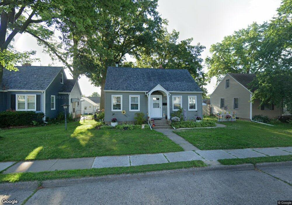 2317 N Howell St, Davenport, IA 52804 - photo 1