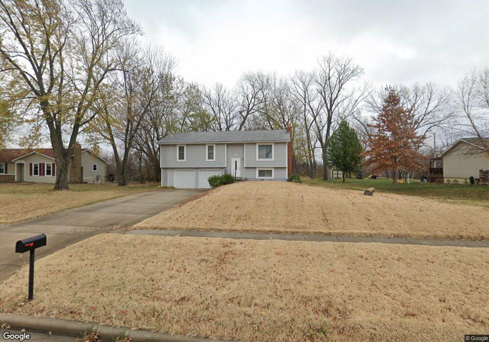 5615 Woodland Rd, Shawnee, KS 66218 - photo 1