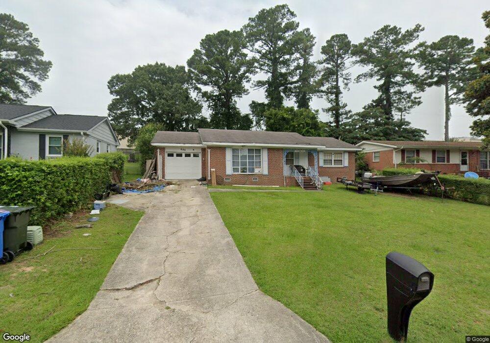686 Edgehill Rd, Fayetteville, NC 28314 - photo 1