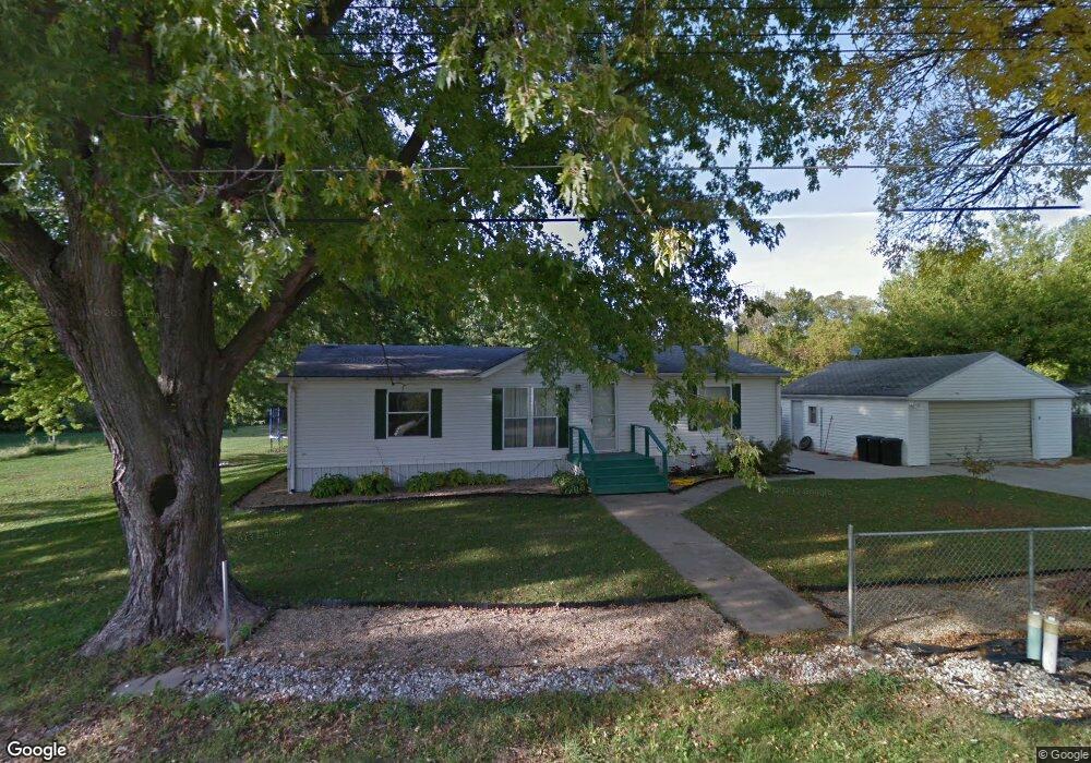 744 Hazel Ave unit A, Newton, IA 50208 - photo 1