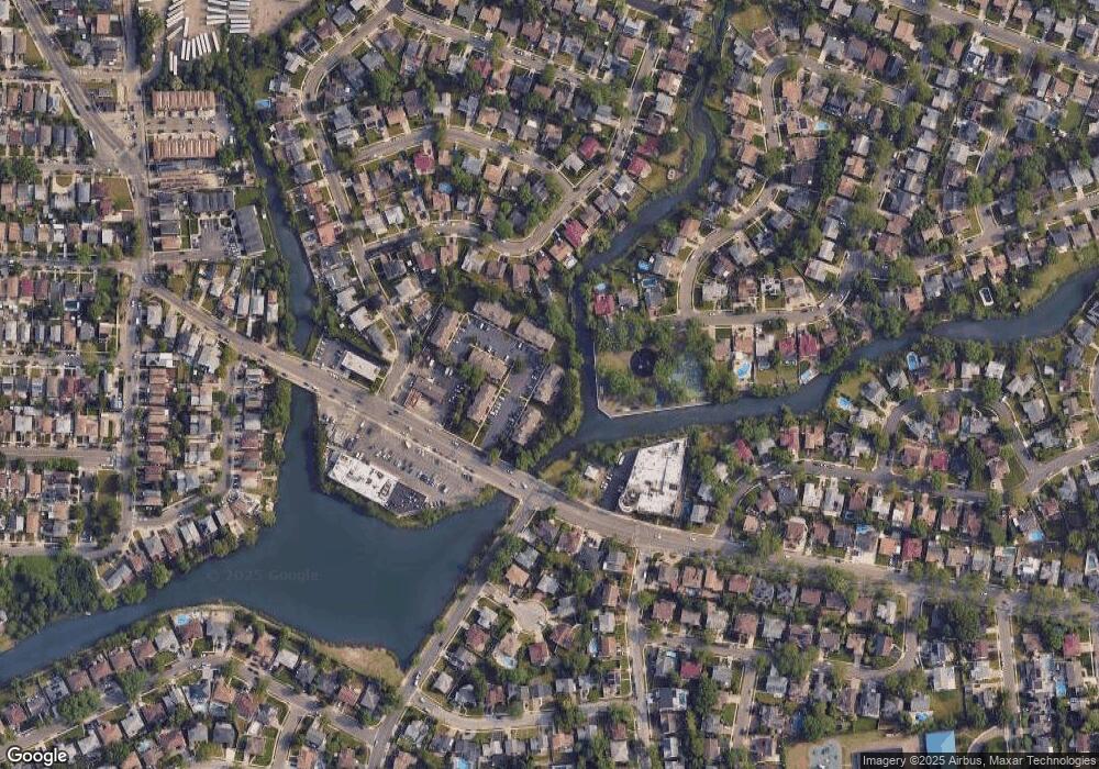 8 Vanderbilt Way, Valley Stream, NY 11581 - photo 1