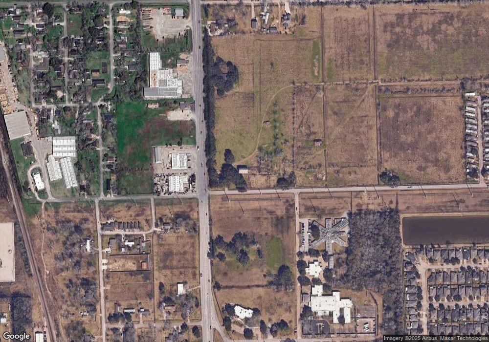 305 Avenue I, Alvin, TX 77511 - photo 1