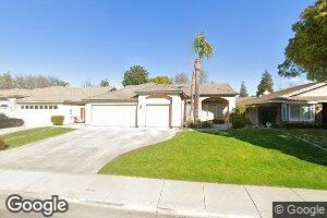 1018 Woodmont Dr, Bakersfield, CA 93312