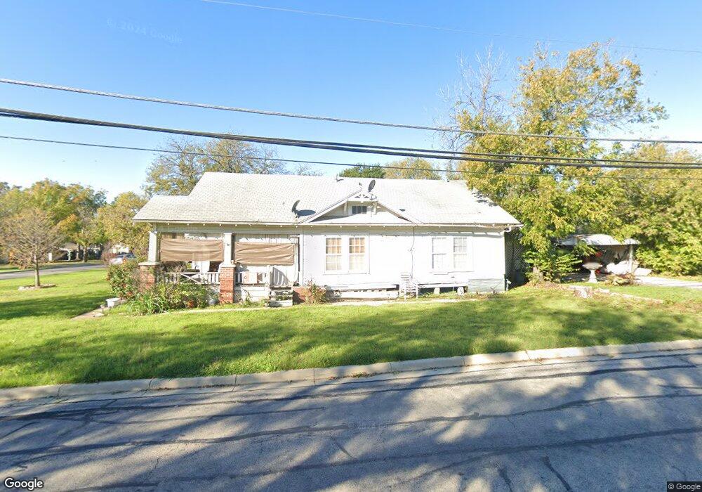 702 Bonham St, Grand Prairie, TX 75050 - photo 1