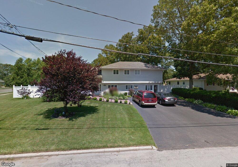 1 Radcliffe Rd, ComMacK, NY 11725 - photo 1