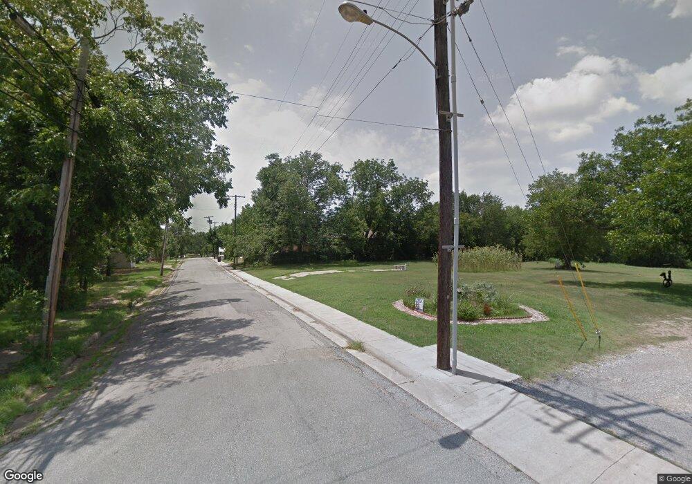 213 Star St, Bonham, TX 75418 - photo 1