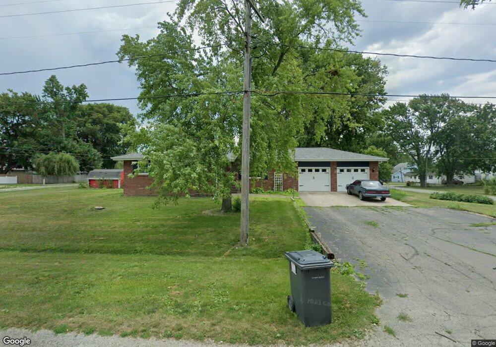 302 N Jackson St, Philo, IL 61864 - photo 1