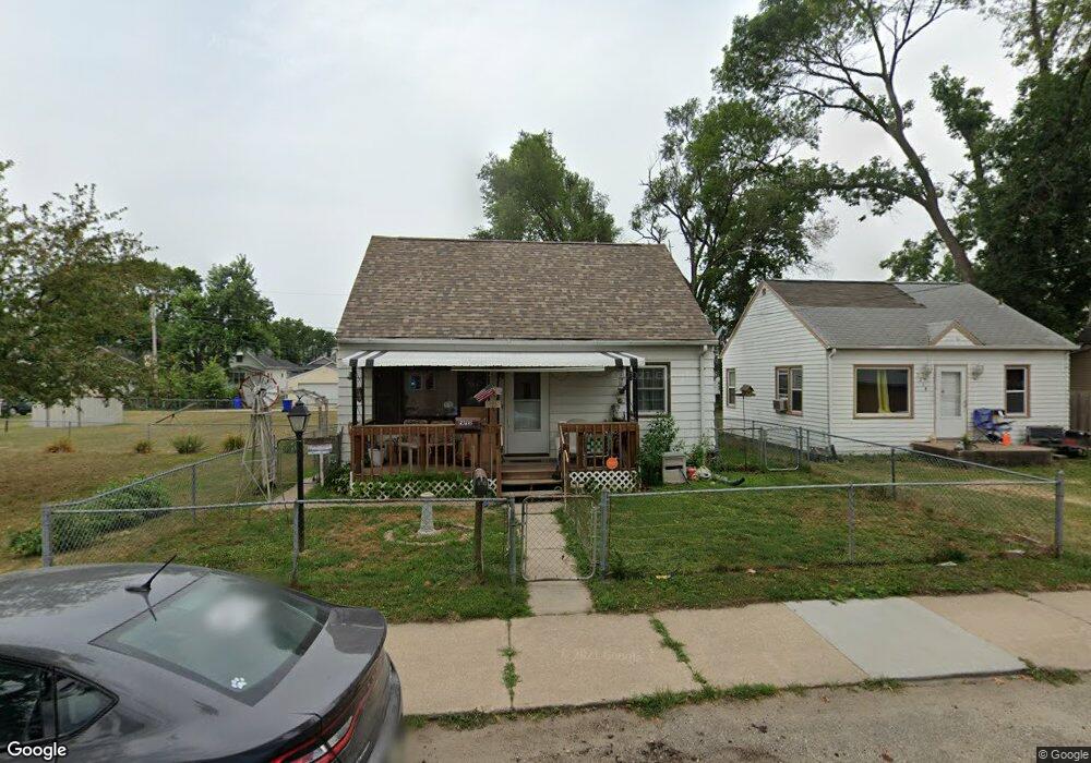 1218 M St SW, Cedar Rapids, IA 52404 - photo 1