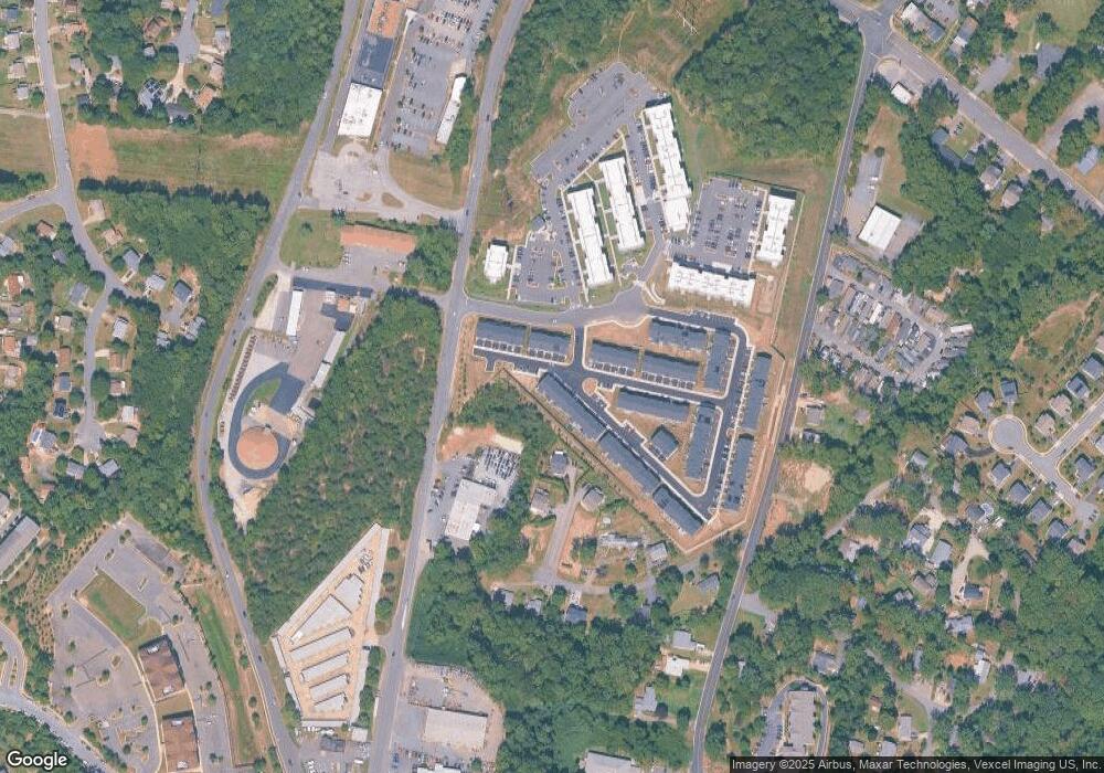 18319 Summit Pointe Dr, Triangle, VA 22172 - photo 1