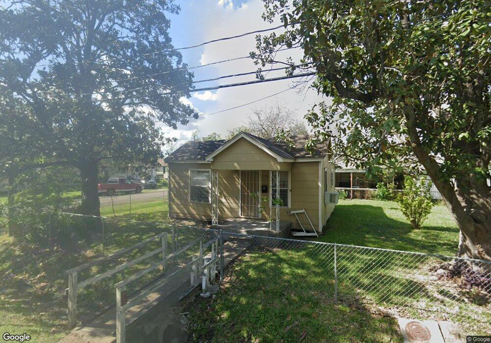 110 Blueberry St, Houston, TX 77018 - photo 1