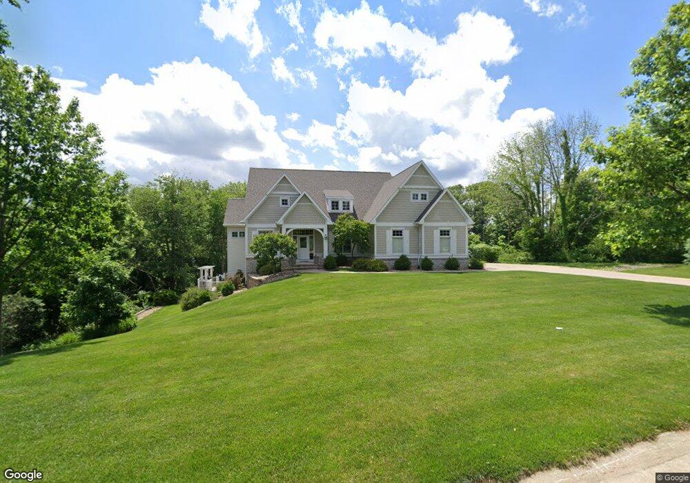 4047 Cedar Grove Ct NE, Cedar Rapids, IA 52411 - photo 1