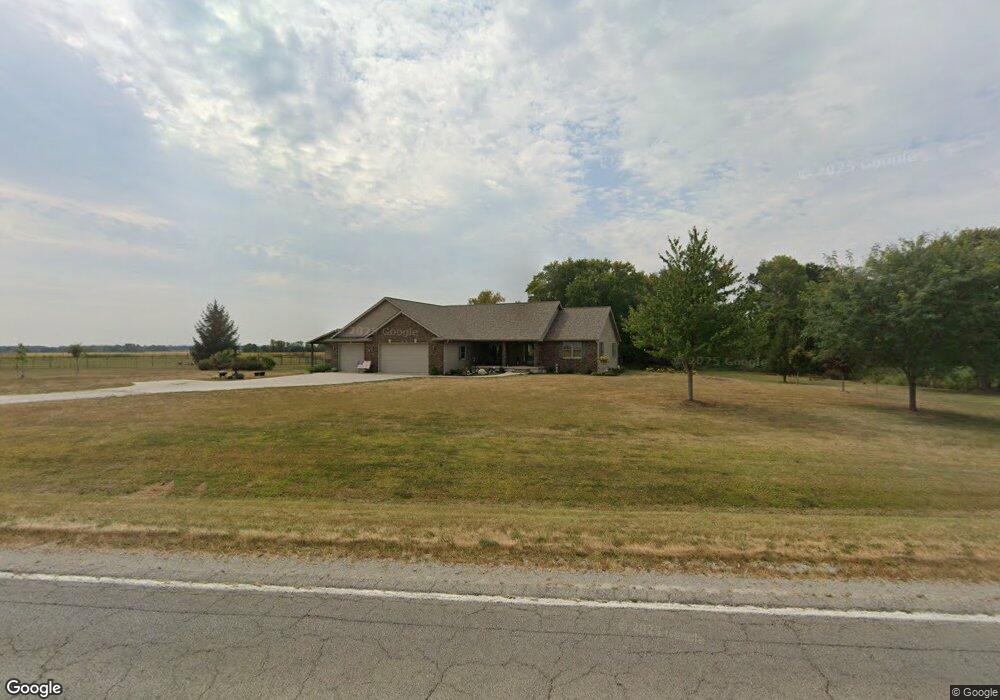 9125 E State Highway 33, Shumway, IL 62461 - photo 1