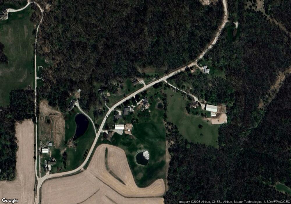 4662 Iowa St, Newton, IA 50208 - photo 1