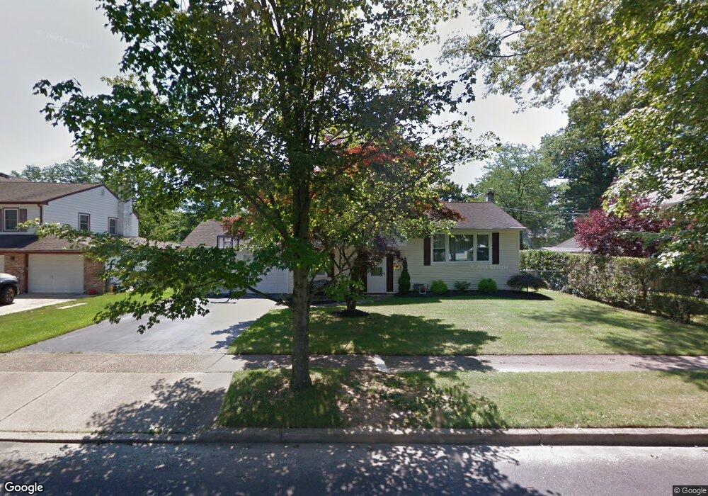 17 Hedgerow Dr, Morrisville, PA 19067 - photo 1