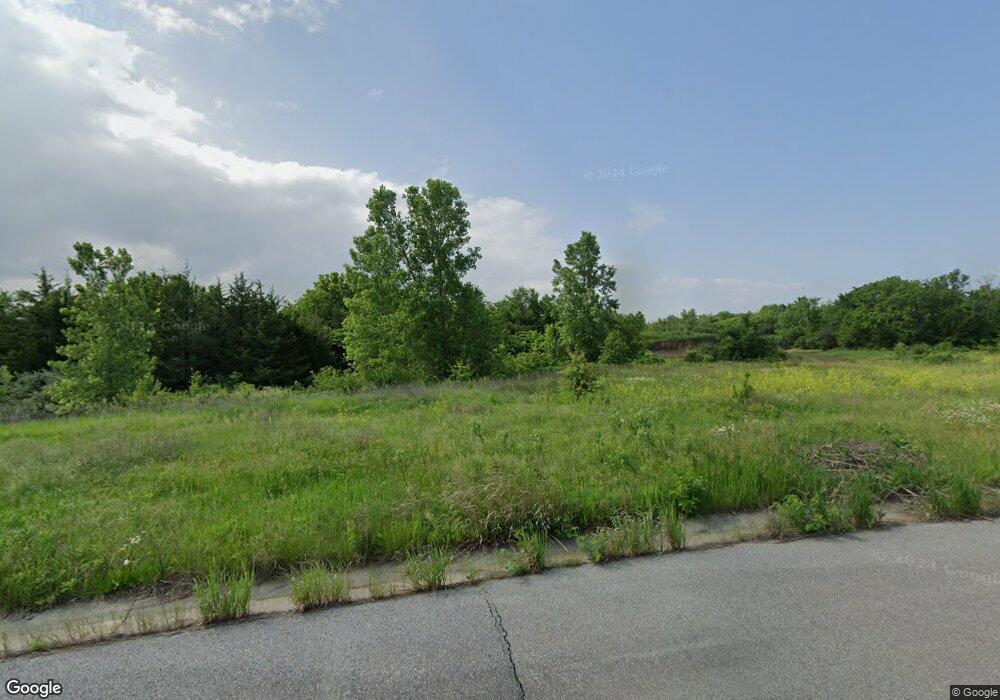 6533 SW 48th St, Topeka, KS 66610 - photo 1