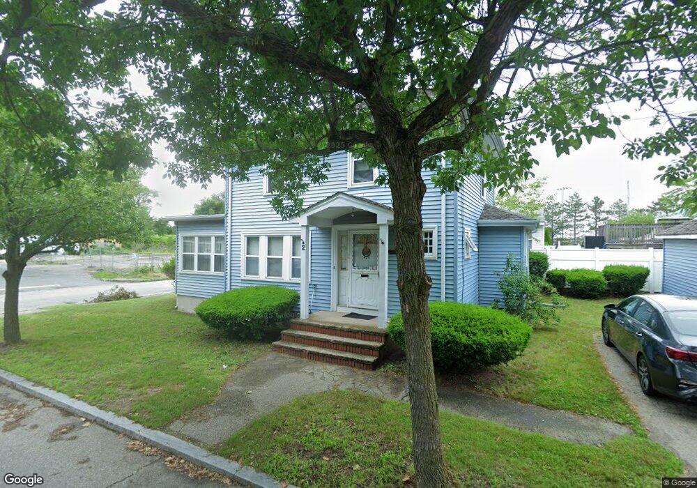 2 Tobyhanna St, Cranston, RI 02910 - photo 1