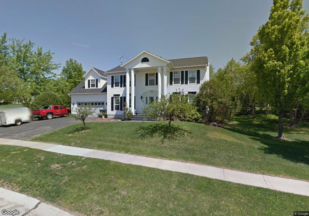 7222 Hampshire Dr NE, Cedar Rapids, IA 52402 - photo 1