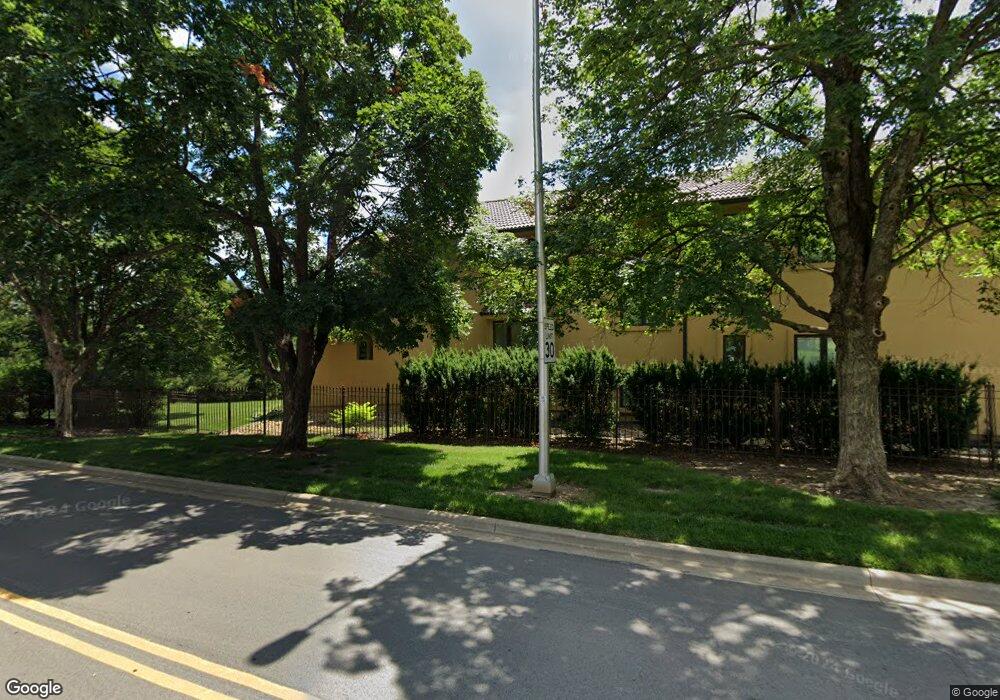 8306 Maplewood Ln, Lenexa, KS 66215 - photo 1