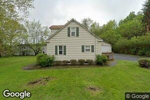 14 Park St, Farmingdale, ME 04344