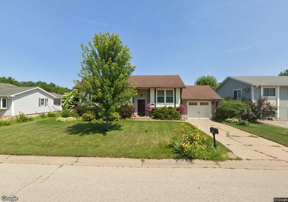 821 Redwood St W, La Crescent, MN 55947 - photo 1