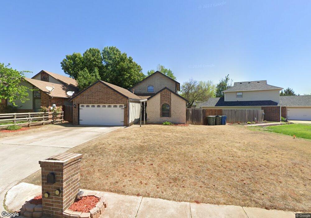 700 Lapwing Rd, Edmond, OK 73003 - photo 1