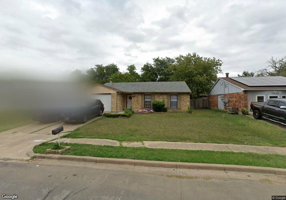 6424 Sandhurst Ln E, North Richland Hills, TX 76182 - photo 1