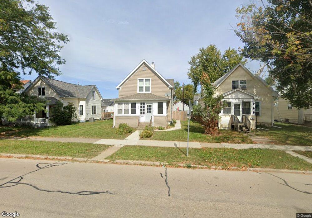 438 8th Ave SW, Cedar Rapids, IA 52404 - photo 1