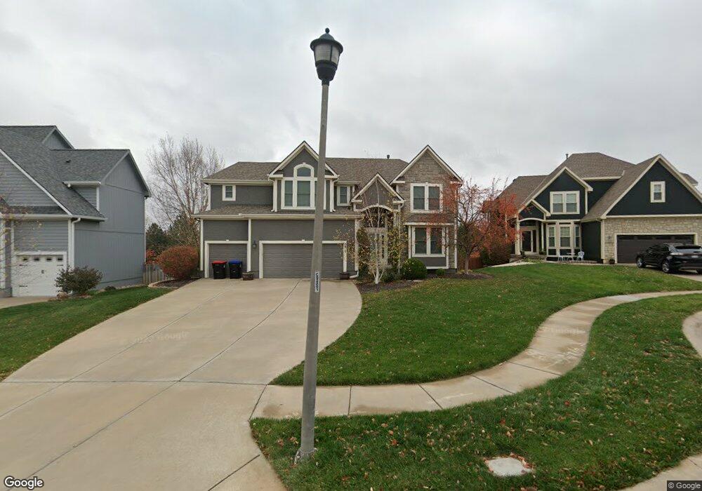 5817 Payne St, Shawnee, KS 66226 - photo 1