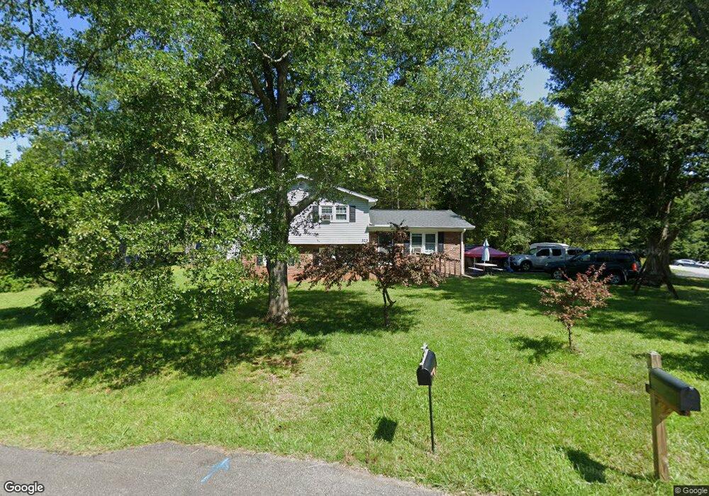 323 Gilstrap Dr, Liberty, SC 29657 - photo 1