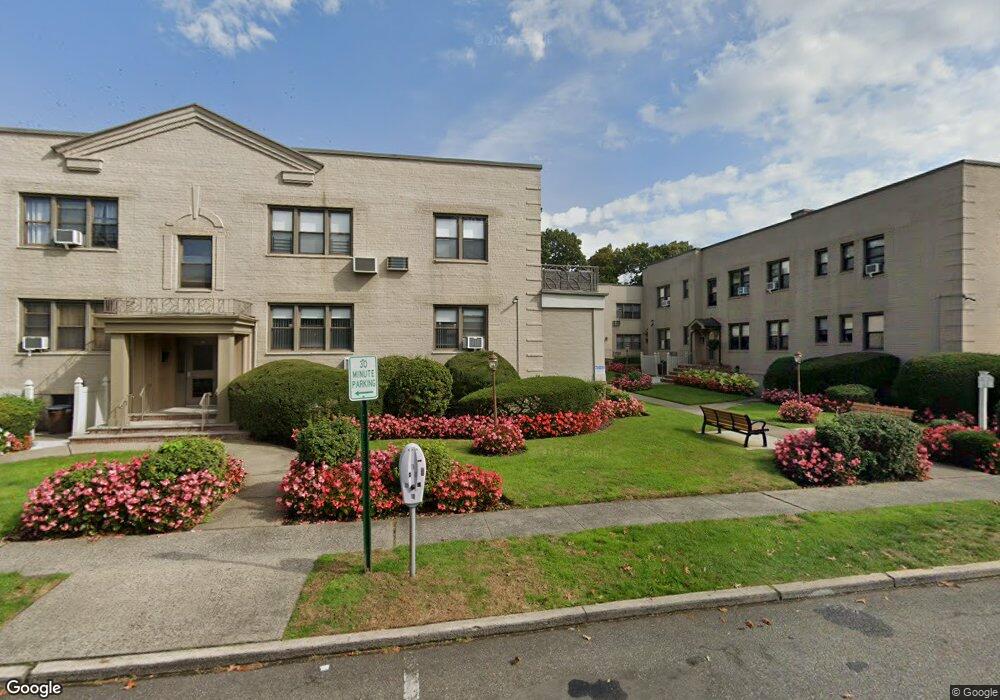 284 Cedarhurst Ave unit D2, Cedarhurst, NY 11516 - photo 1