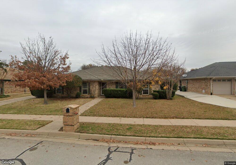 305 Shenandoah Ct, Bedford, TX 76021 - photo 1