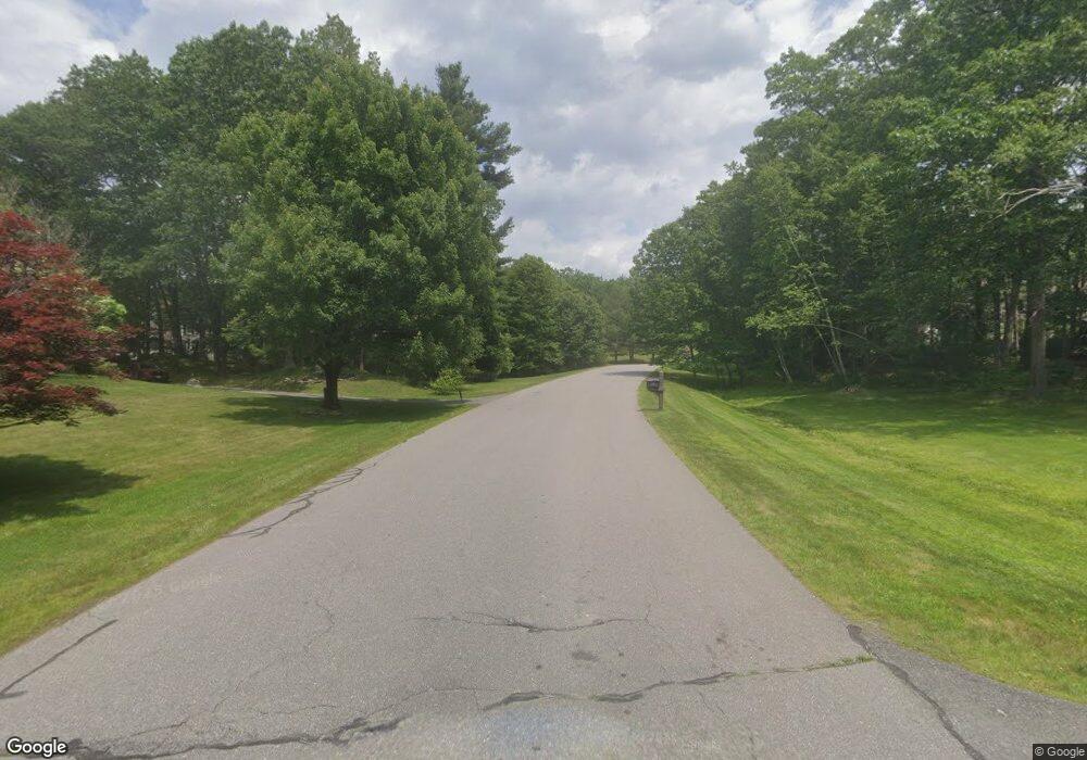 34 Spruce St, Londonderry, NH 03053 - photo 1