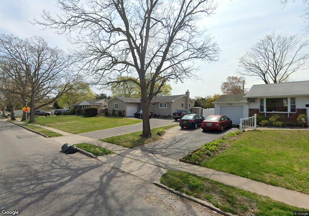 48 Havemeyer Ln, ComMacK, NY 11725 - photo 1