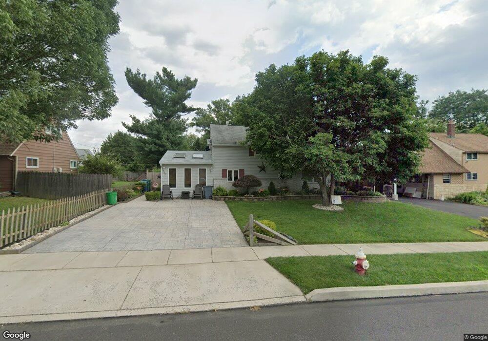 82 Goldengate Rd, Levittown, PA 19057 - photo 1