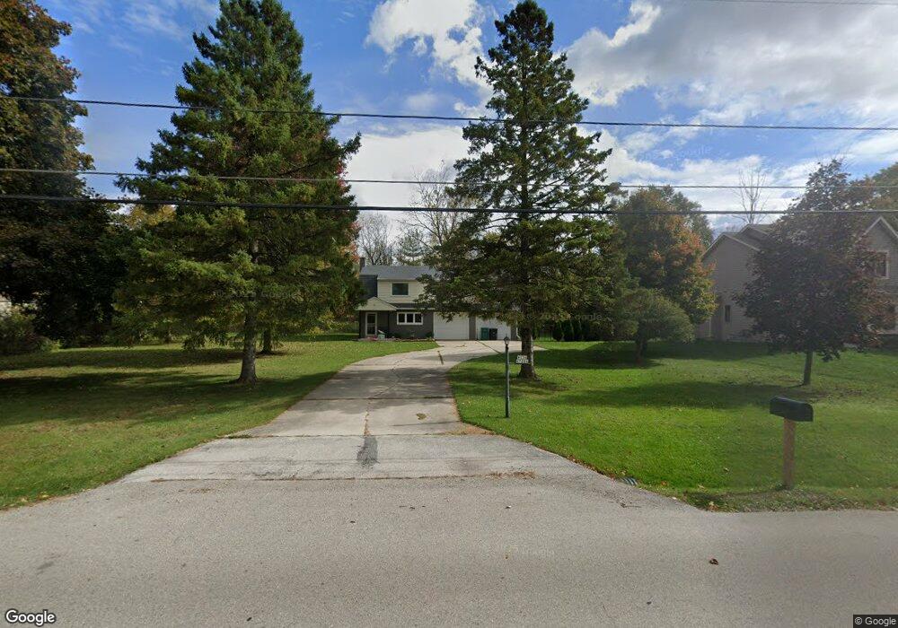 W136N7084 Claas Rd, Menomonee Falls, WI 53051 - photo 1