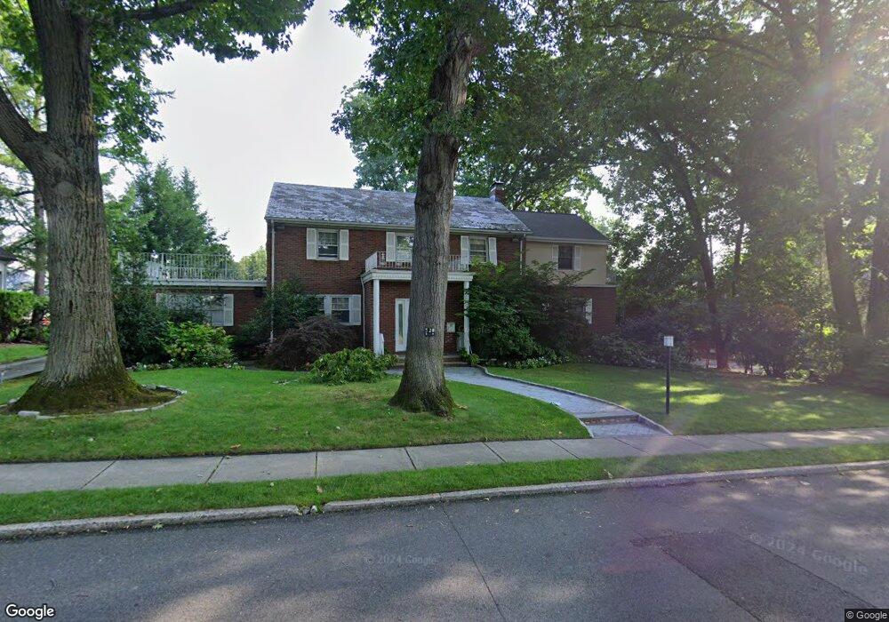 323 Briarcliff Rd, Teaneck, NJ 07666 - photo 1