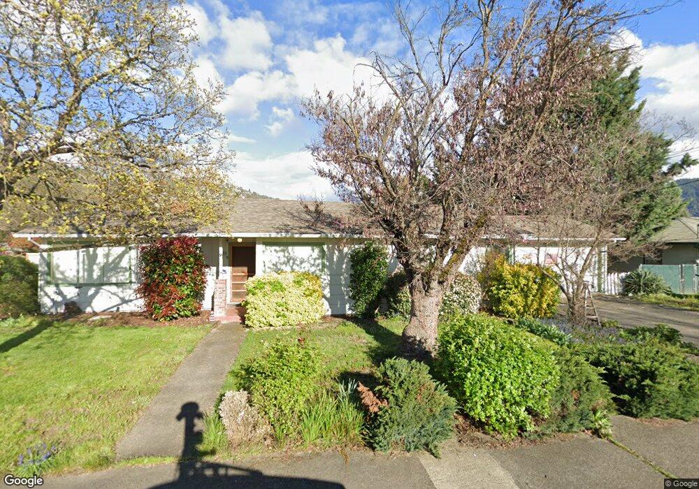 459 NE 11th St, Grants Pass, OR 97526 - photo 1